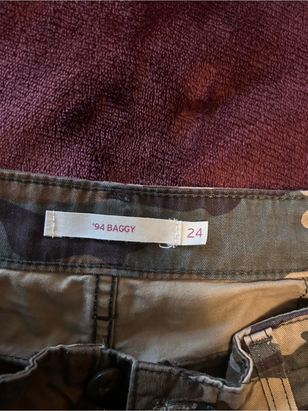 Levi's Camo Cargo Pants in Green and Brown - Picture 5 of 8